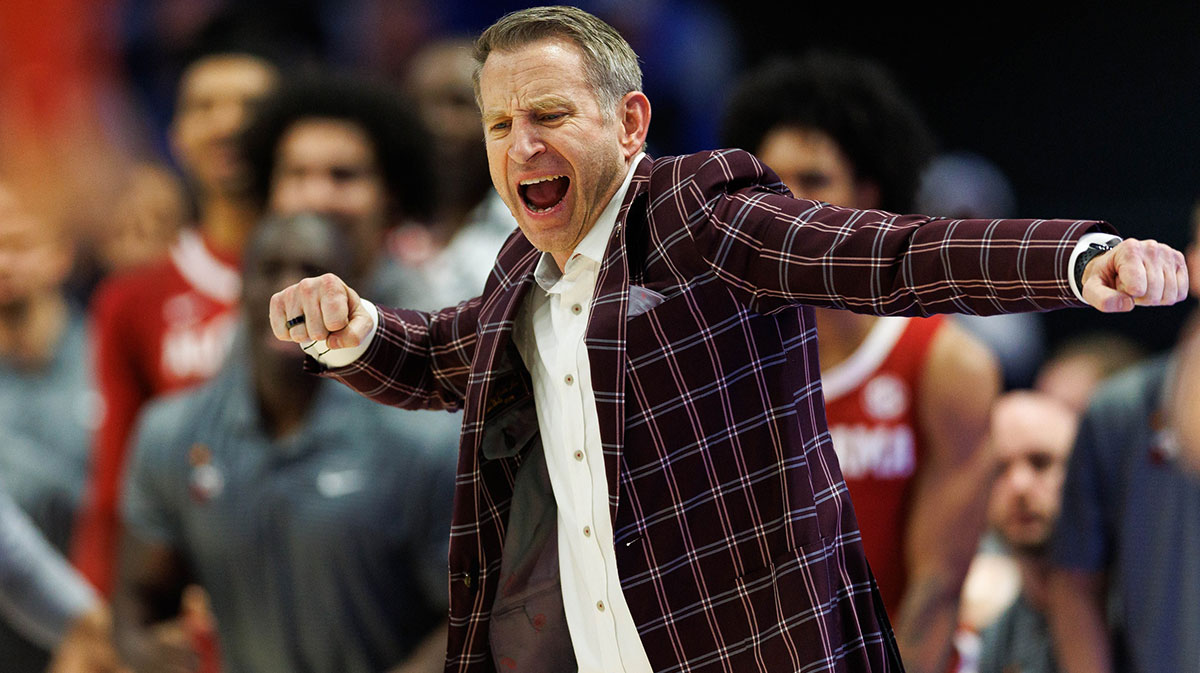 Featured image Alabama basketball head coach Nate Oates