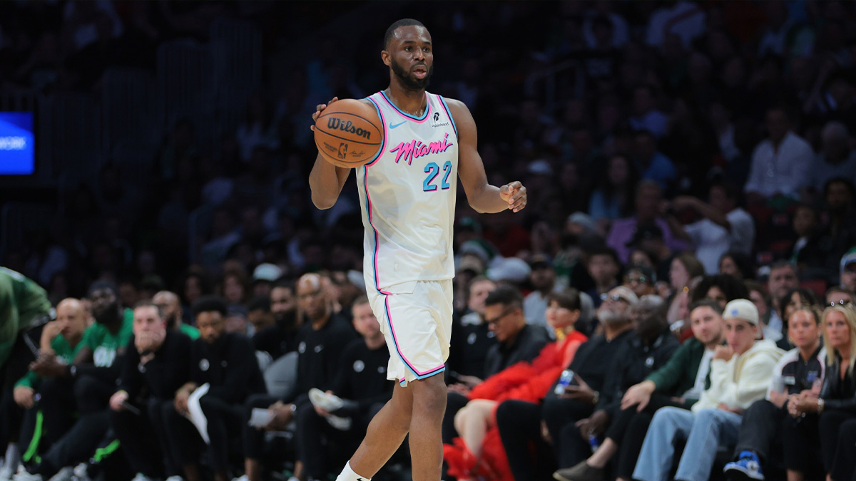 Miami heat Next Andrew Viggins (22) Dribblible basketball against the Boston Celtic during the second quarter in the center of Kaseya.