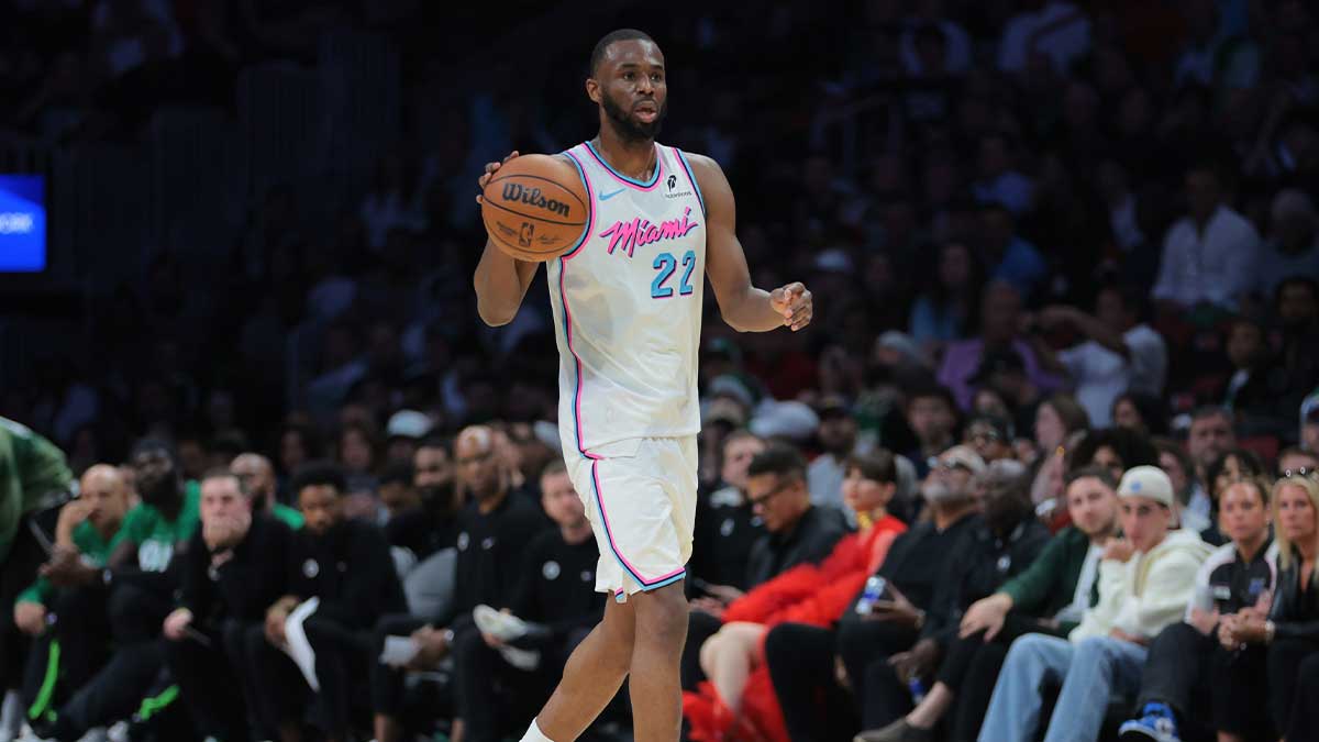 Miami heat Next Andrew Viggins (22) Dribblible basketball against the Boston Celtic during the second quarter in the center of Kaseya.