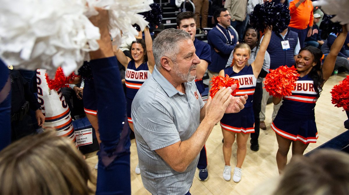 Featured image Auburn basketball head coach Bruce Pearl