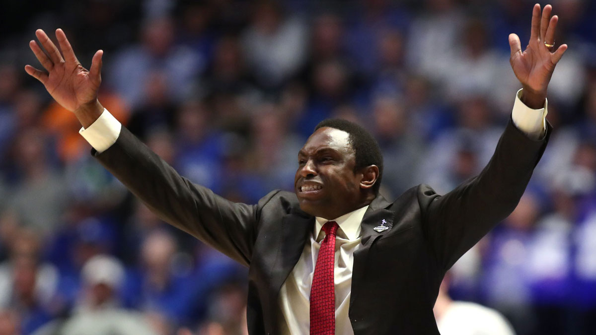 Alabama head coach Avery Johnson directs his team during the first half of the SEC Men's Basketball Tournament game against Kentucky at Bridgestone Arena in Nashville, Tenn., Friday, March 15, 2019.