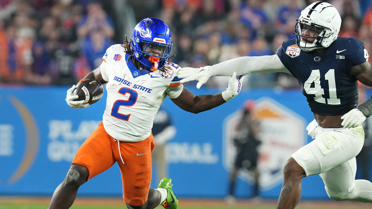 Boise State Broncos running back Ashton Jeanty (2) during the second quarter against the Oregon State Beavers at Albertsons Stadium.