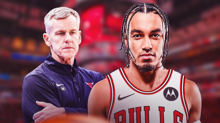Bulls, Billy Donovan, Billy Donovan Bulls, Zach LaVine, Zach LaVine trade, Billy Donovan and Tre Jones (in Bulls uni) with Bulls arena in the background