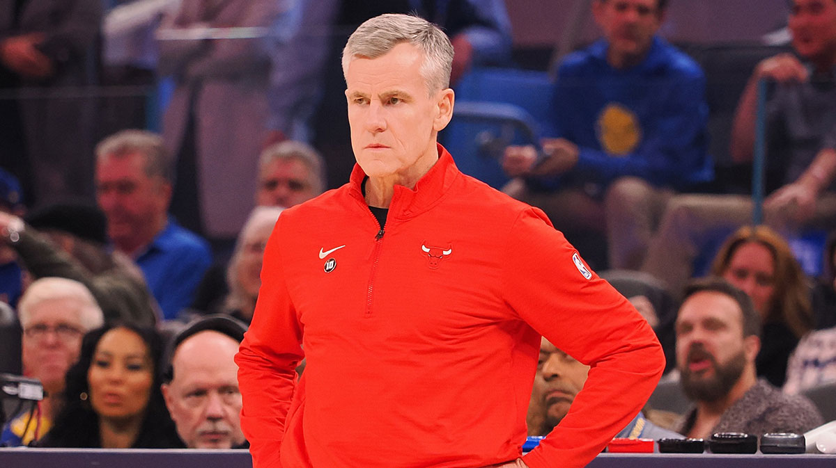 Chicago Bulls head coach Billy Donovan on the sideline during the first quarter at Chase Center.