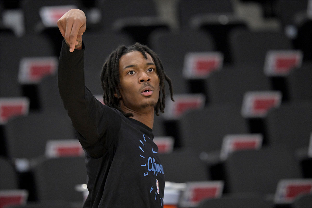 Los Angeles Clippers guard Bones Hyland (5) warms up prior to the game against the Golden State Warriors at Intuit Dome.