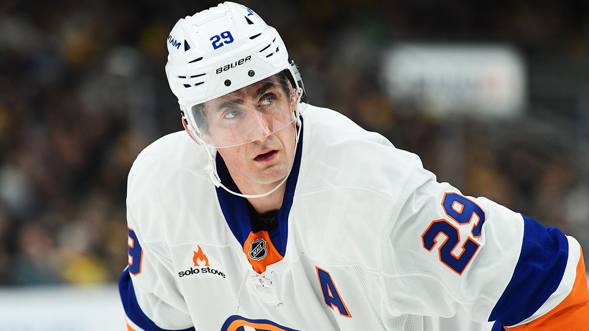 New York Islanders center Brock Nelson (29) gets set for a face-off during the second period against the Boston Bruins at TD Garden. 