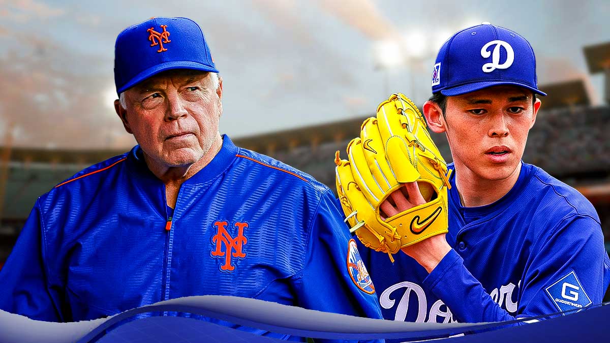 Buck Showalter looking at Roki Sasaki.