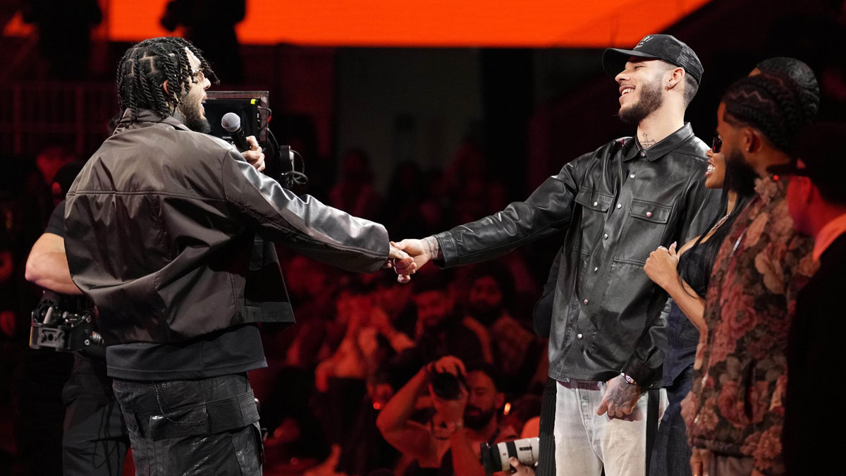 Shooting artist Gelo welcomes Lonzo Ball during its performance during all stars on Saturday night in front of 2025 NBA All Star Game in Chase Center