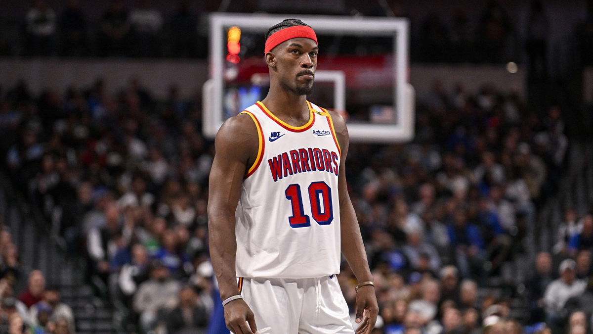 Gold State Warriors forward forward Jimmy Butler (10) during the game between Dalas Mavericks and Golden State Warriors in the center of American Airlines.