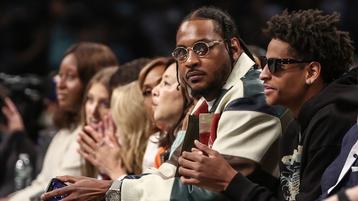 The former NBA forward Carmelo Anthony and his son Kijajski Anthony during the game two of 2024. VNBA Semifinals in the Barclays Center.