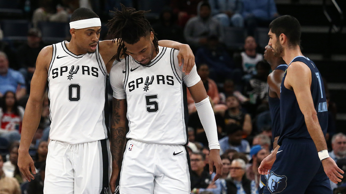 San Antonio Spurs Forward Keldon Johnson (0) Castle Stephon Castle (5) during the second quarter against Memphis Grizzlies in FedExforum. 