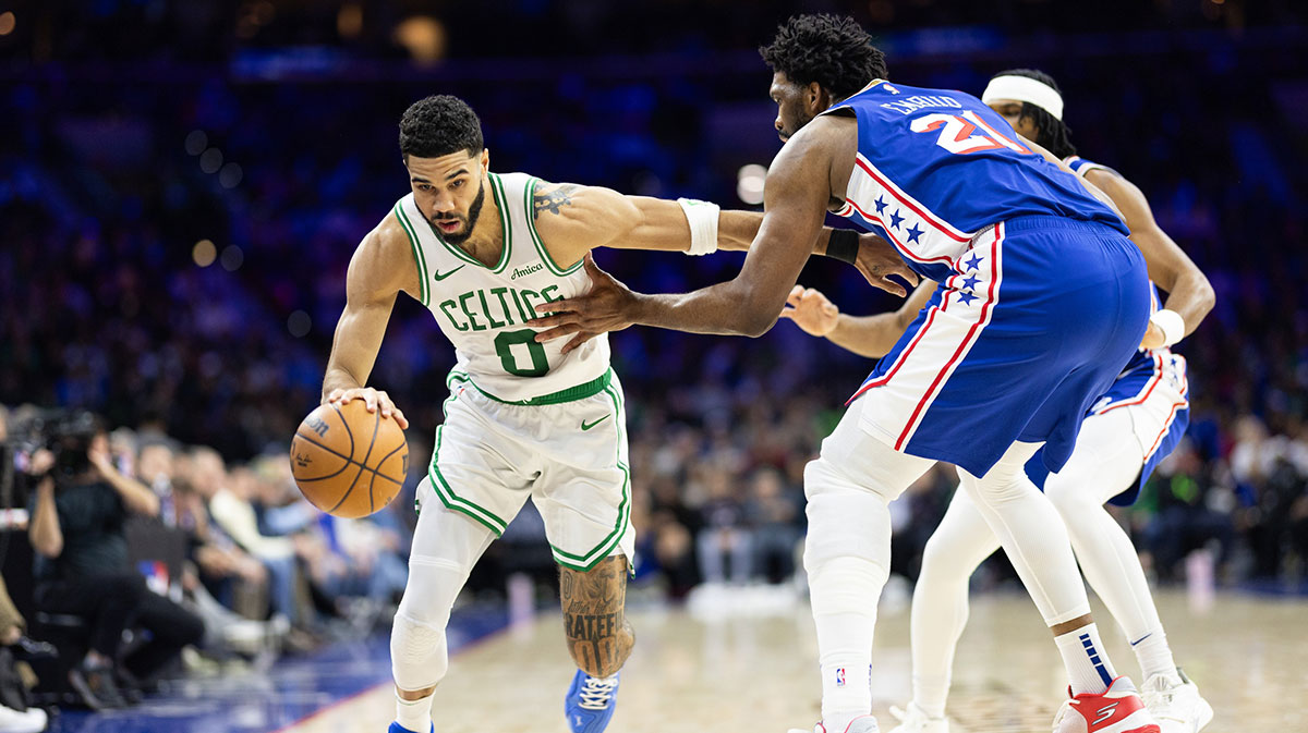 Celta striker Next Jaison Tatum (0) Filadelphia Drives 76ers Center Joel EmbiId (21) During the second quarter in Wells Fargo Center