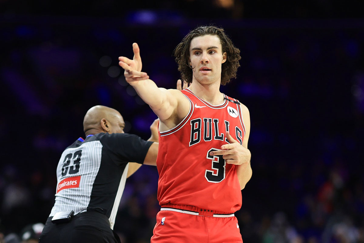 Chicago Bulls guard Josh Giddey (3) reacts after his three pointer against the Philadelphia 76ers during the fourth quarter at Wells Fargo Center.