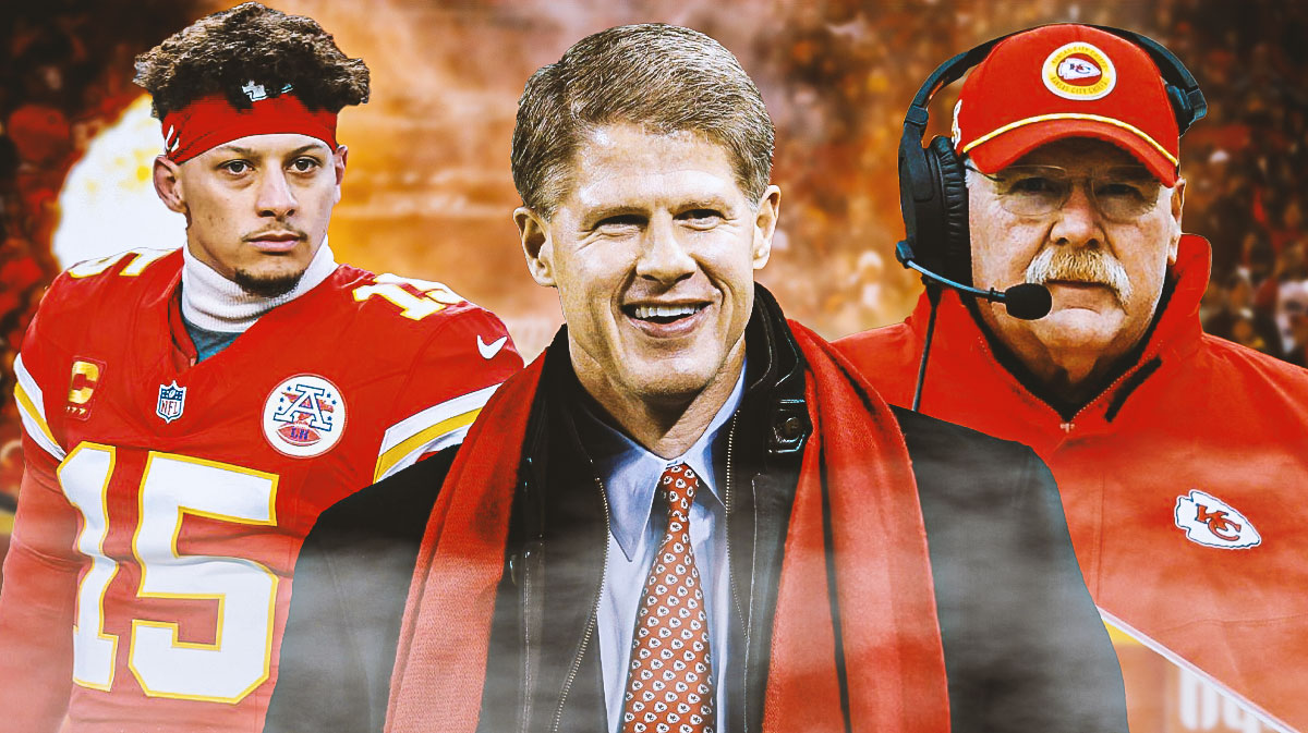 Clark Hunt in between Patrick Mahomes and Andy Reid
