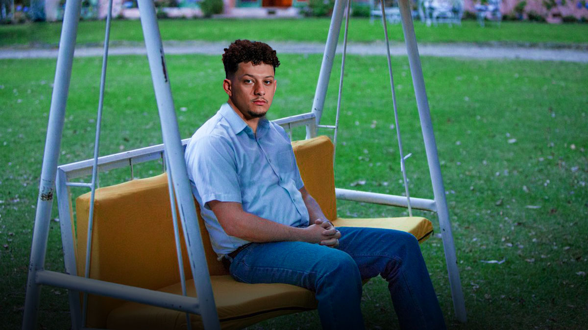 Patrick Mahomes (Chiefs) as the sad pablo escobar meme.