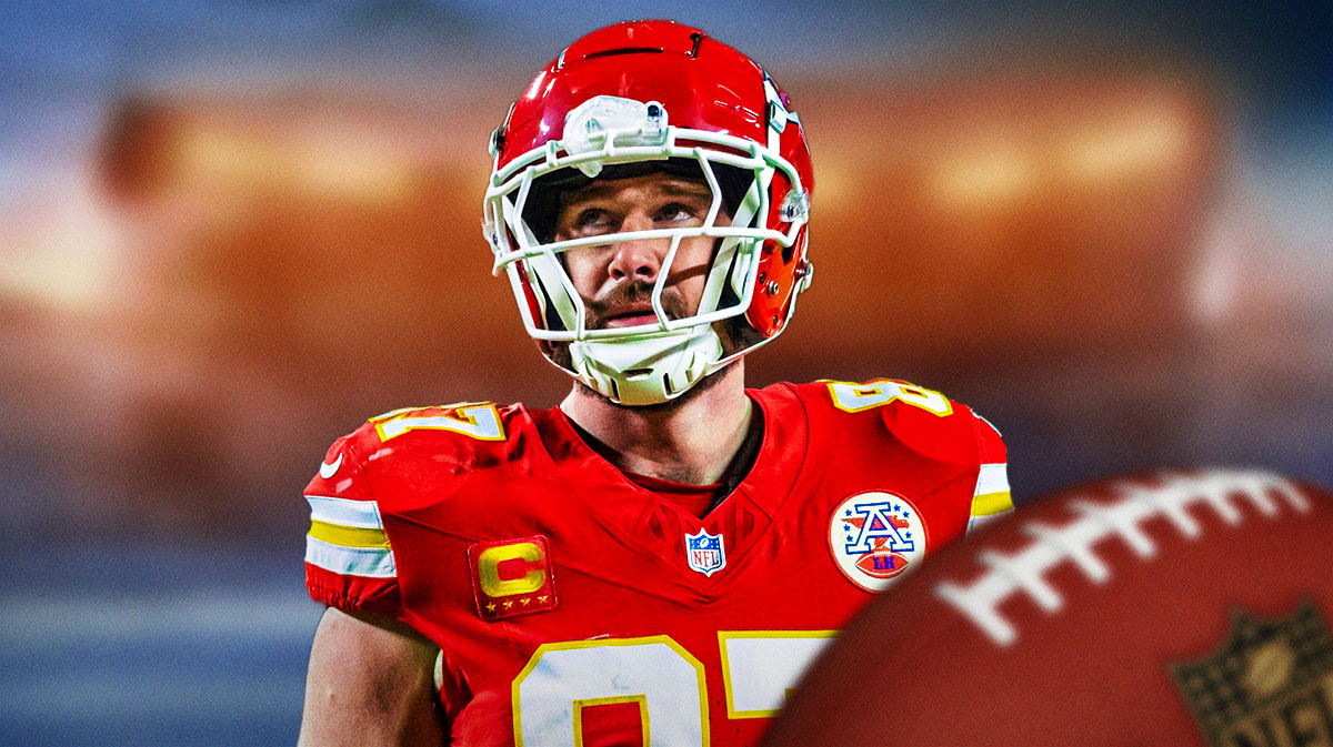 Travis Kelce in a Chiefs jersey.