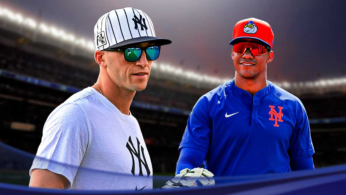 Cody Bellinger looking at Juan Soto.