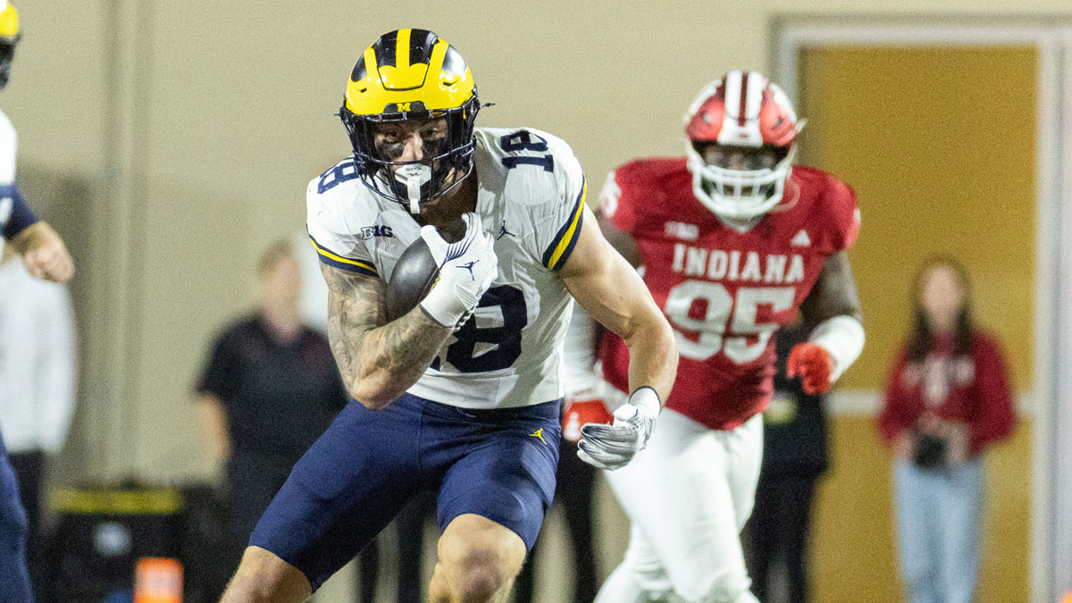 Michigan Wolverines tight end Colston Loveland (18) runs with the ball in the second half against the Indiana Hoosiers at Memorial Stadium.