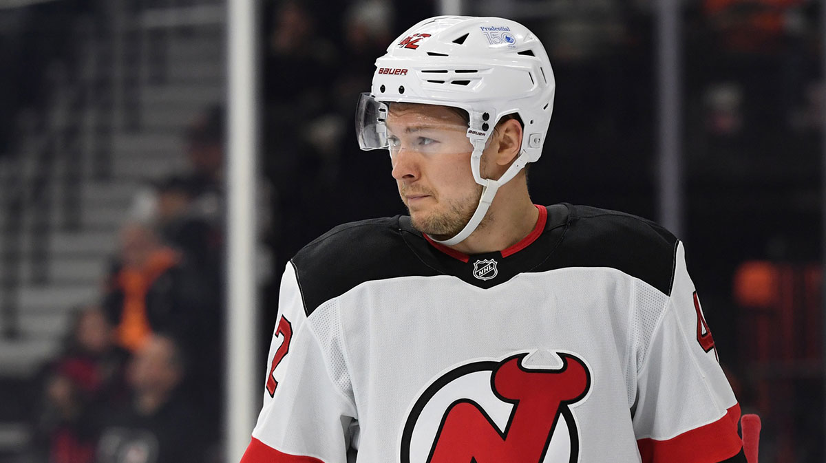 New Jersey Devils Center Curtis Lazar (42) against Philadelphic flyers in Wells Fargo Center.