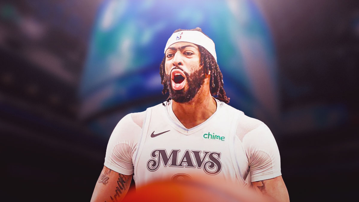 Mavericks star Anthony Davis with spotlight on him