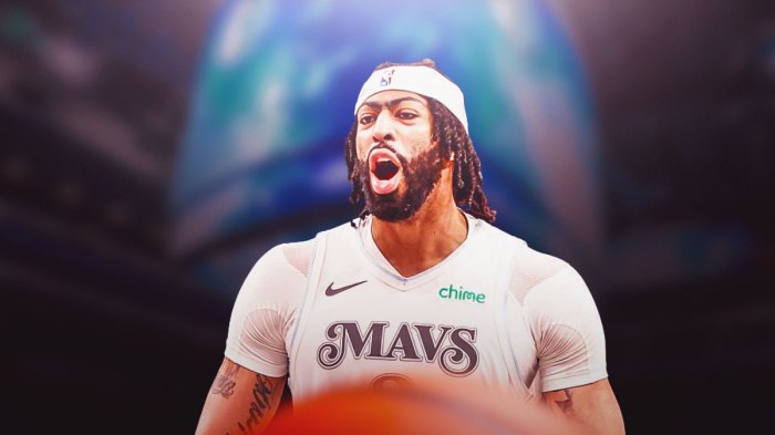 Mavericks star Anthony Davis with spotlight on him