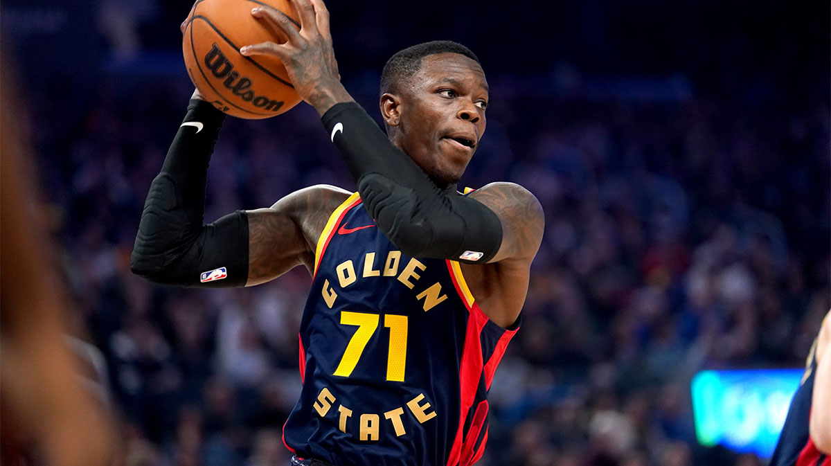 31. January 2025. years; San Francisco, California, USA; Gold State Warriors Guard Dennis Schroder (71) Hold on a leap against Phoenix Sun in the first quarter in Chese Center.