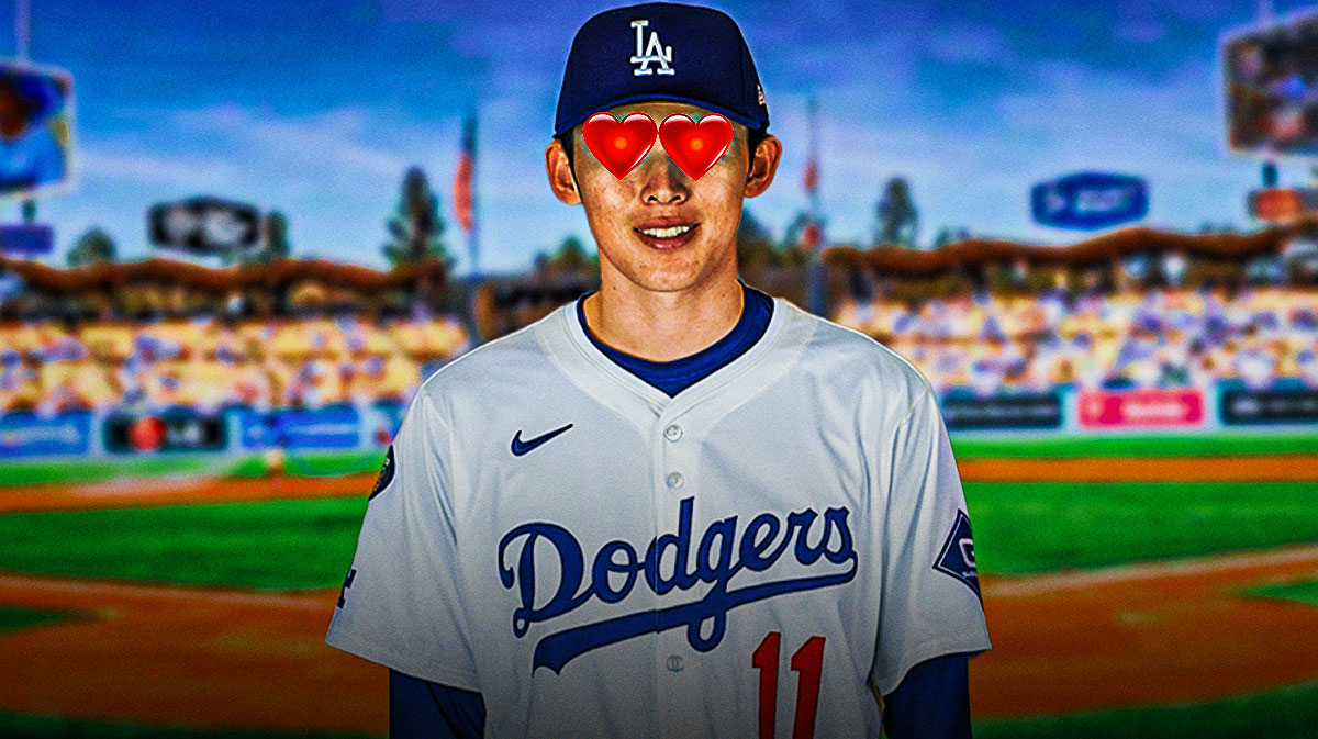 Dodgers pitcher Roki Sasaki with heart eyes
