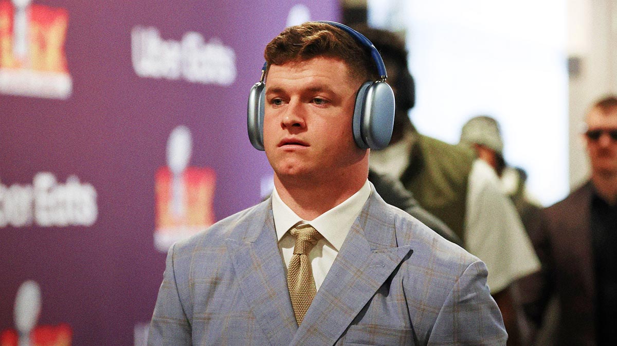 Philadelphia Eagles safety Reed Blankenship (32) arrives before Super Bowl LIX at Caesars Superdome.