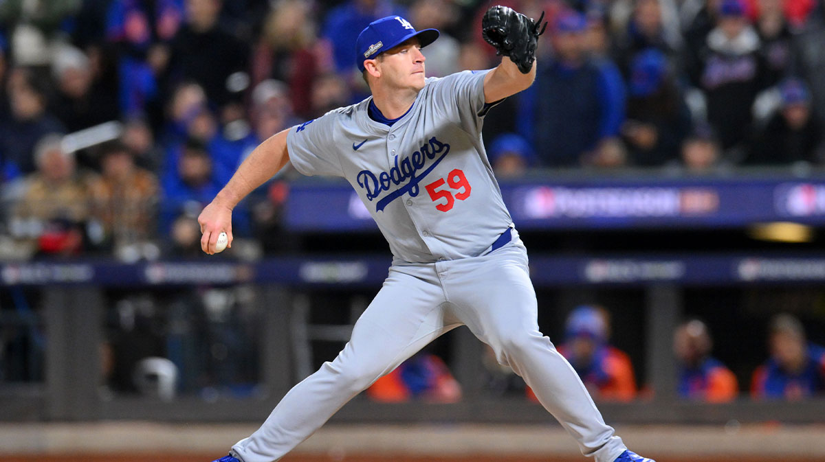 Los Angeles Dodgers Batcher Evan Phillips (59) sheds height in New York, he met in the fifth game during four NLC plays at 2024 billion on the field City. 