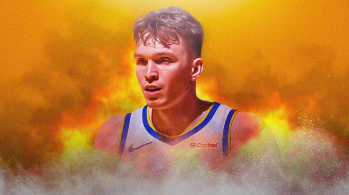 Lakers' Dalton Knecht with flames around him