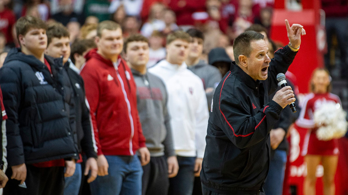 Featured image Indiana head coach Curt Cignetti