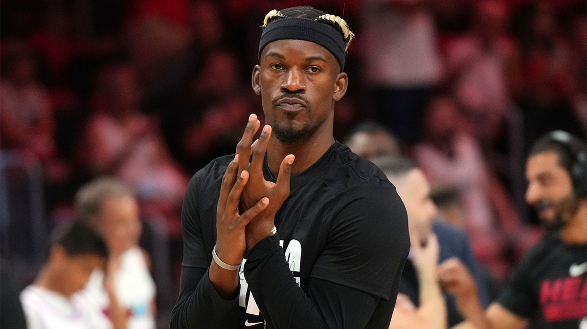 Heat Jimmy Butler striker (22) warms up before the match against the San Antonio Spurs at Kaseya Center