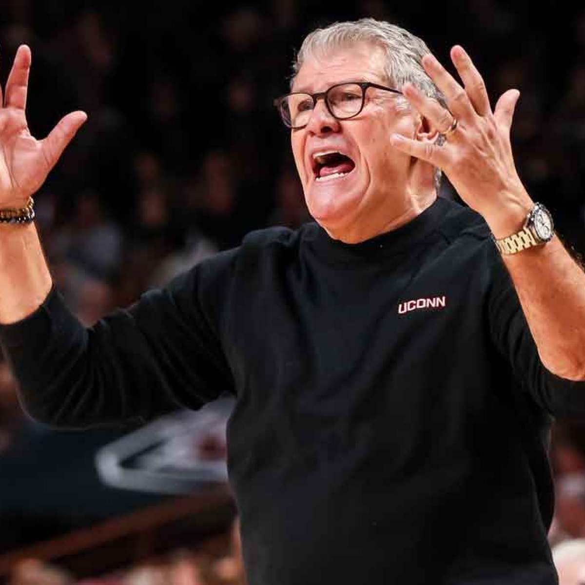 Geno Auriemma rips 'immature' UConn WBB players during Seton Hall game