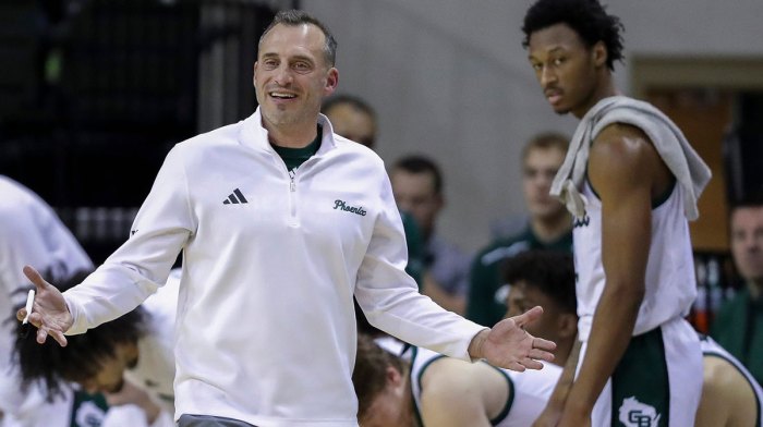 Featured image Green Bay head coach Doug Gottlieb