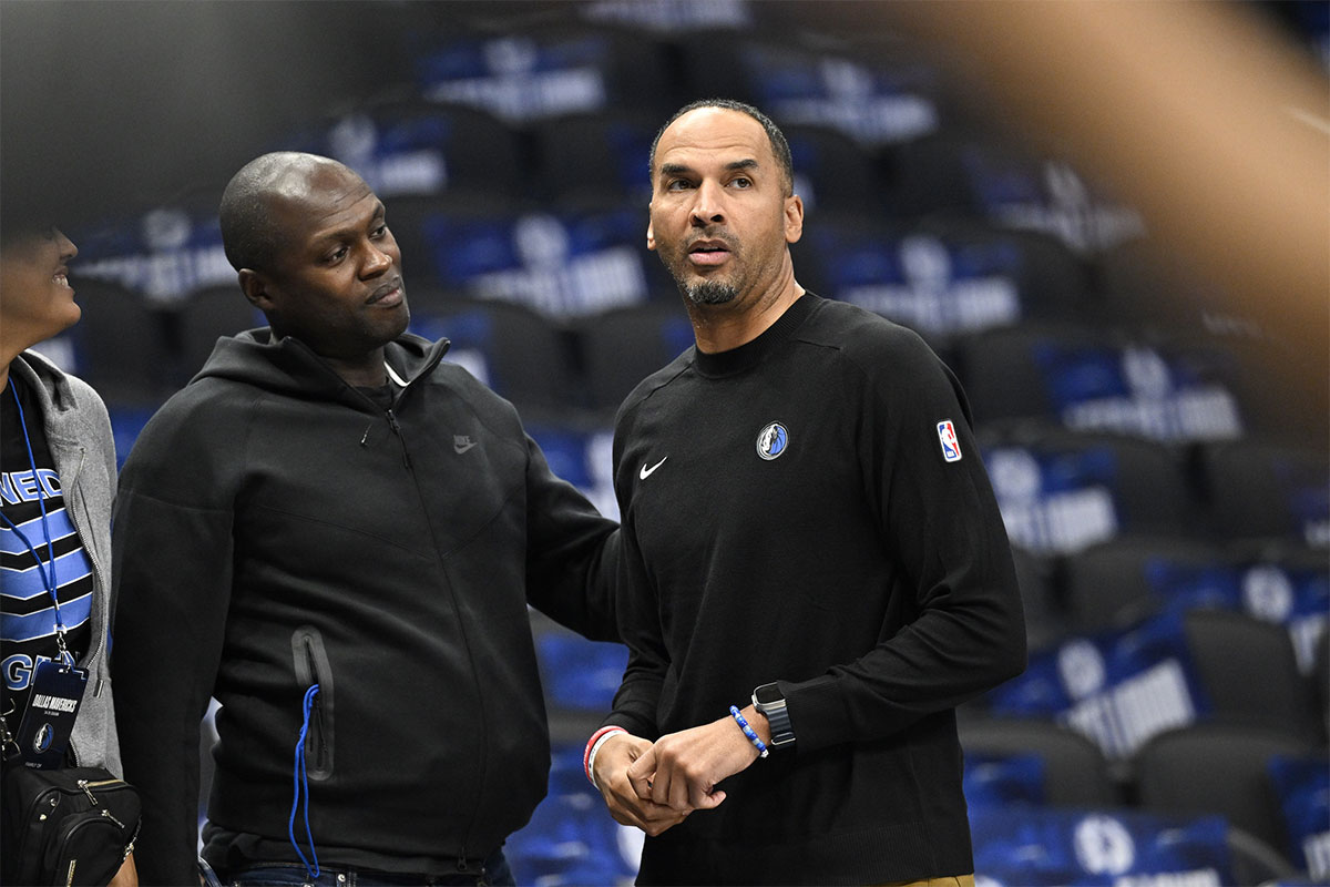 Dallas Mavericks General Manager Nico Harrison (right) looks during the game between Dallas Mavericks and Memphis Grizzlies in the center of Aalines.