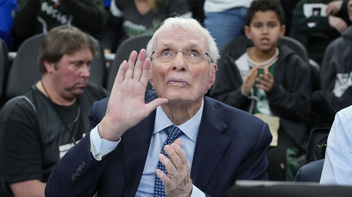 ESPN Broder Hubie Brown recognizes a multitude after he honors a video presentation during the first quarter of the game between Filadelphia 76ers and Milwaukee Bucks at Fiserv Forum.