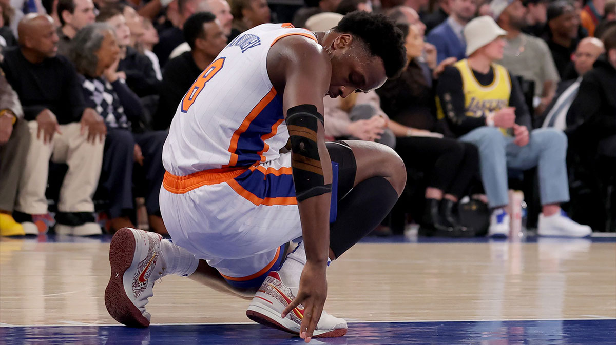 New York Knicks striker Og Anunoby (8) reacts during the second quarter against the Los Angeles Lakers at Madison Square Garden.