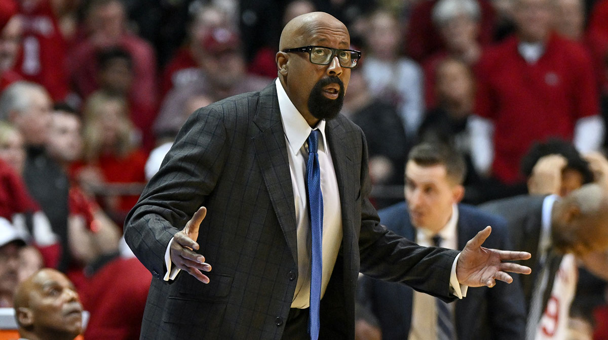 Indiana Hoosiers head coach Mike Woodson reacts to a play during the second half against the Purdue Boilermakers at Simon Skjodt Assembly Hall.