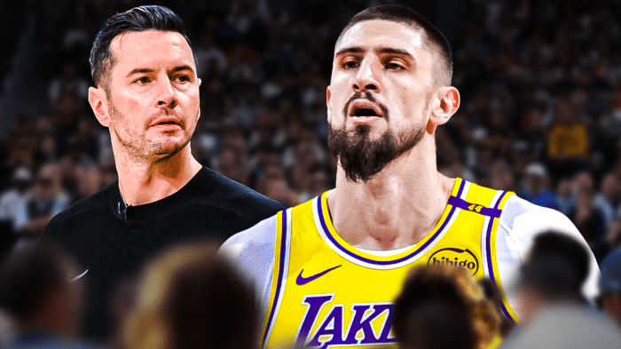 JJ Redick looking at Alex Len