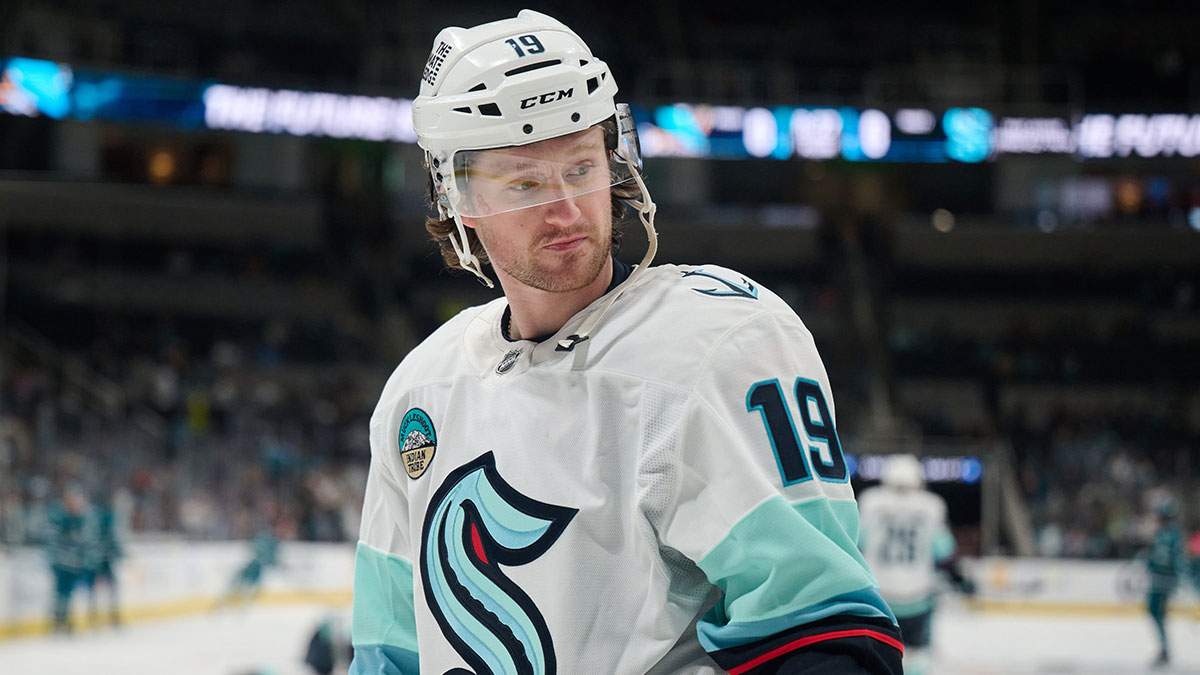 Seattle Kraken left wing Jared McCann (19) warms up on the ice before the game against the San Jose Sharks at SAP Center at San Jose.