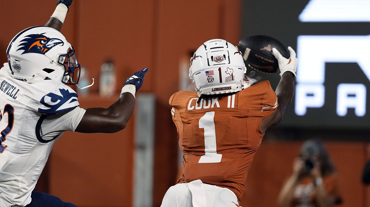 Texas Longhorns wide receiver Johntay Cook II (1) catches a touchdown pass during the second half against the Texas-San Antonio Roadrunners at Darrell K Royal-Texas Memorial Stadium.