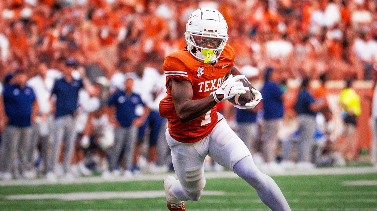 Washington football transfer and Texas Longhorns wide receiver Johntay Cook II (1) runs the ball in for the Longhorns' second touchdown in the first quarter of the game against the UTSA Roadrunners at Darrell K RoyalÐTexas Memorial Stadium, Saturday, Sept. 14, 2024.
