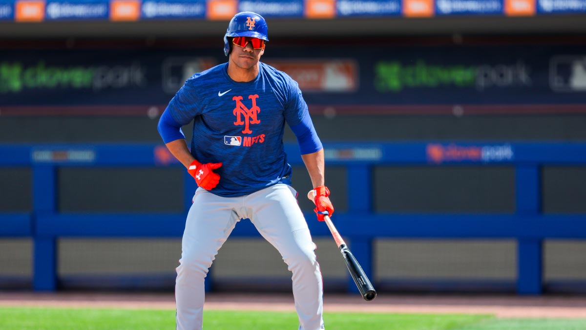 New York Mets right fielder Juan Soto (22) takes batting practice during a spring training workout at Clover Park.