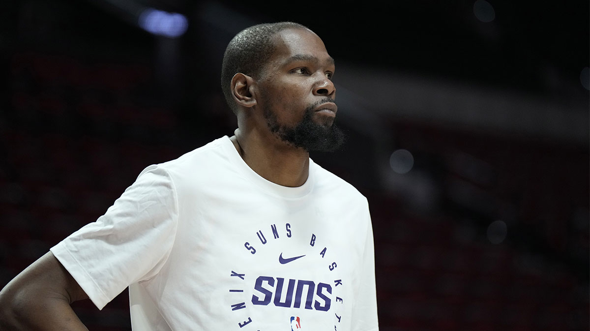 Phoenix Suns Prelega Next Kevin Durant (35) looks during warming before the game against Portland Trail Blazers in the Fashion Center.