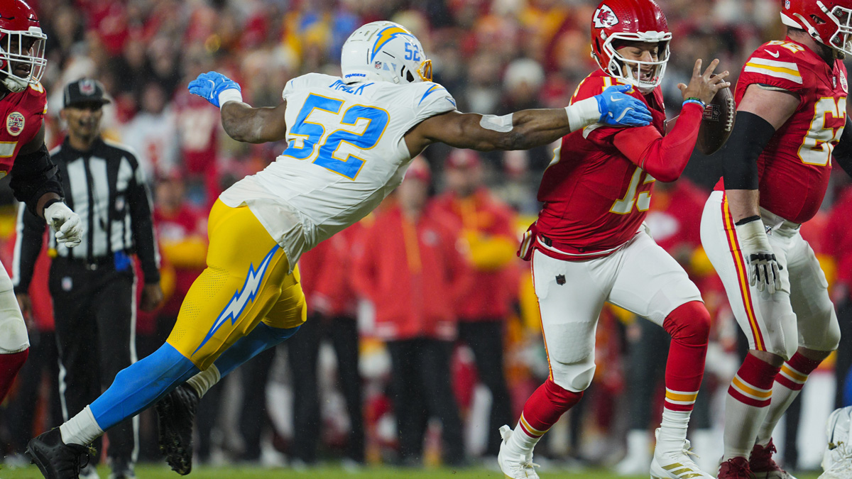 Khalil Mack tackling Patrick Mahomes