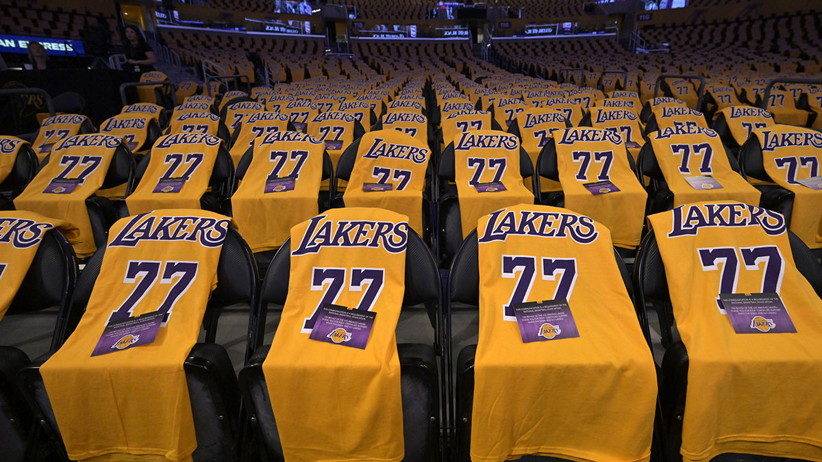 Los Angeles Lakers Guard Luka Doncic (77) Jerseys were covered at each headquarters at the Cripto.com Game Arreda Utah.