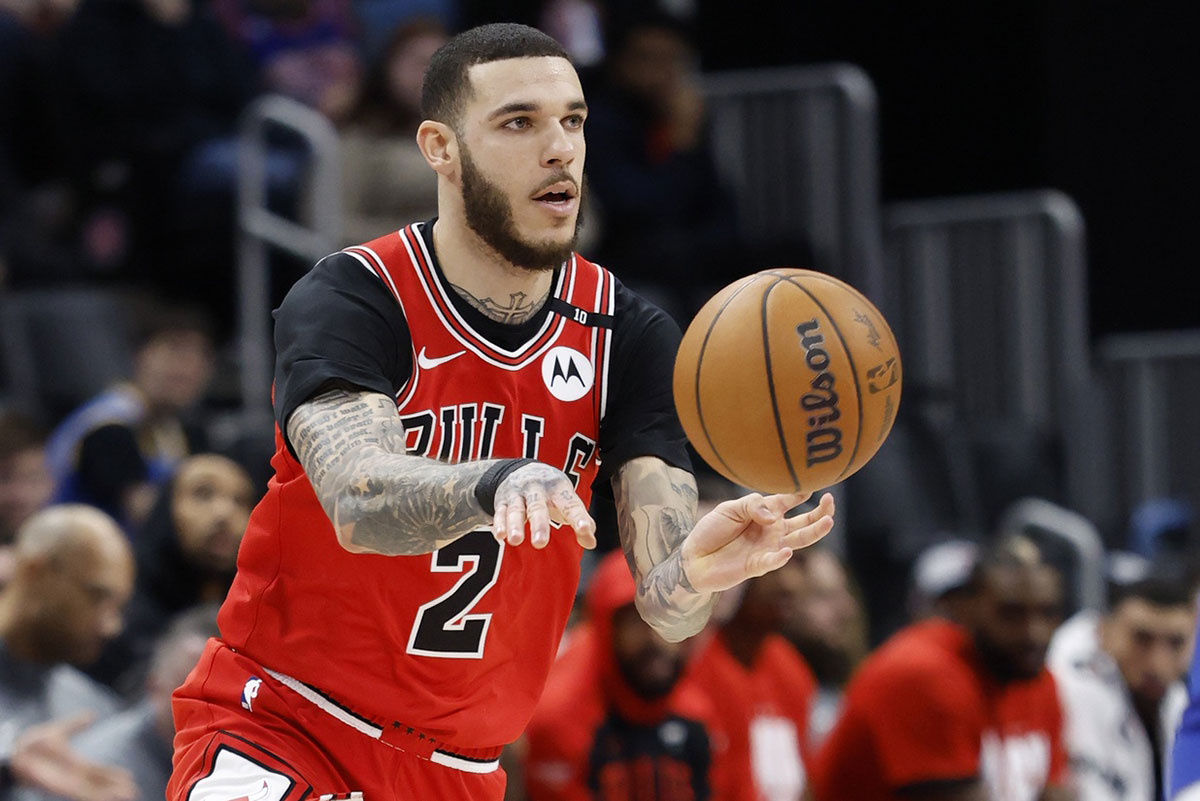 Chicago Bulls guard Lonzo Ball (2) passes in the first half against the Detroit Pistons at Little Caesars Arena. 