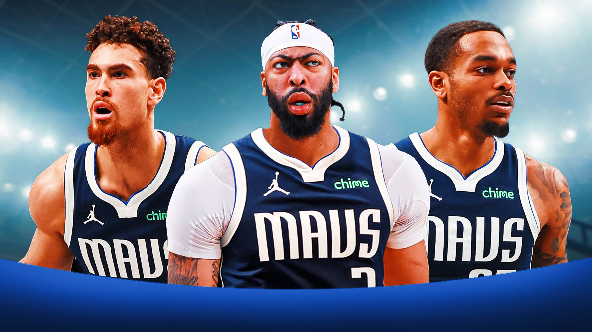 Mavericks PJ Washington, Mavericks Anthony Davis and Mavericks Dwight Powell all playing basketball.