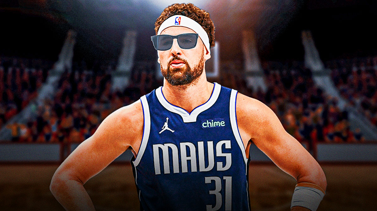 Klay Thompson (Mavericks) with deal with it shades.