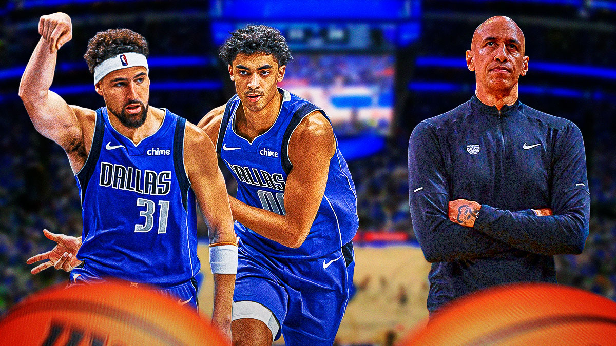 Mavericks Klay Thompson and Mavericks Max Christie. Kings Doug Christie distant in background